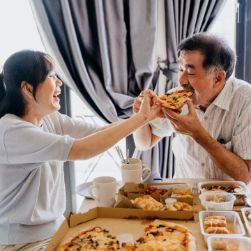 พร้อมดูแลตัวเอง* หลังมื้อใหญ่ที่จัดเต็ม